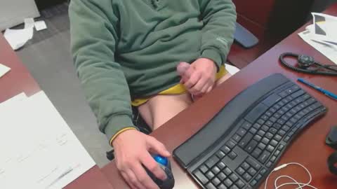 Snapshot of squirrelly82 chatting on December 2024 05:48:01 PM make me cum c2c talk to me online show from December 2024 05:48:01 PM