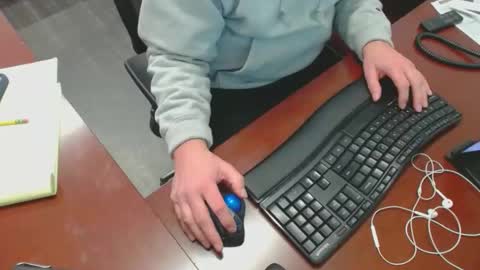 Snapshot of squirrelly82 chatting on January 2025 09:35:02 PM make me cum c2c talk to me online show from January 2025 09:35:02 PM