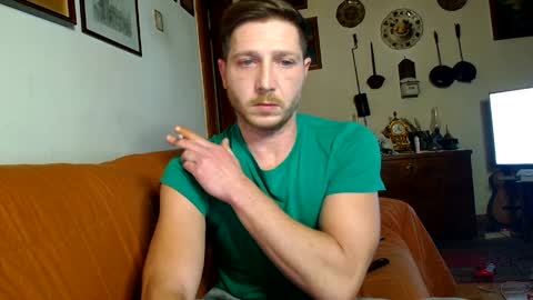 Snapshot of squirtluva chatting on December 2024 10:21:01 PM online show from December 2024 10:21:01 PM