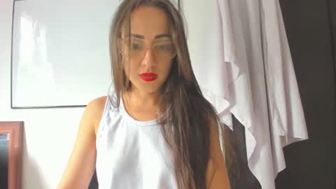 Snapshot of squirttati33 chatting on February 2026 04:48:01 PM Tati online show from February 2026 04:48:01 PM