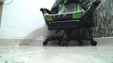 Snapshot of srfindomfeet_ chatting on April 2026 12:57:02 AM sr master cum its my old account online show from April 2026 12:57:02 AM