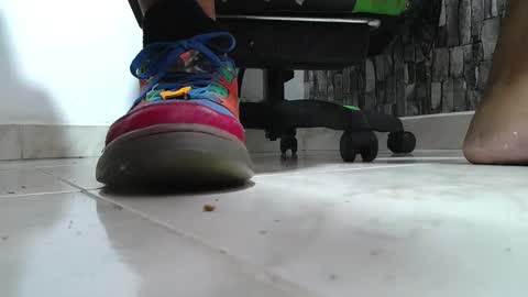 Snapshot of srfindomfeet_ chatting on May 2026 04:04:01 PM sr master cum its my old account online show from May 2026 04:04:01 PM