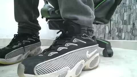 Snapshot of srfindomfeet_ chatting on May 2026 05:37:02 AM sr master cum its my old account online show from May 2026 05:37:02 AM