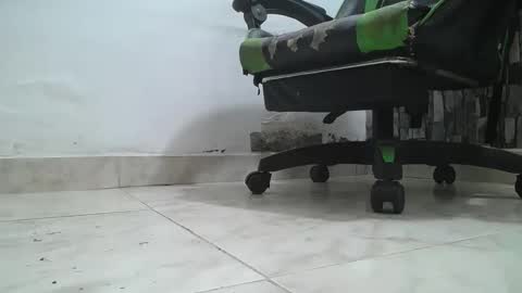 Snapshot of srfindomfeet_ chatting on June 2026 02:53:01 AM sr master cum its my old account online show from June 2026 02:53:01 AM