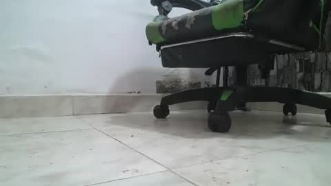 Snapshot of srfindomfeet_ chatting on June 2026 07:05:02 PM sr master cum its my old account online show from June 2026 07:05:02 PM
