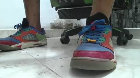 Snapshot of srfindomfeet_ chatting on June 2026 12:15:02 AM sr master cum its my old account online show from June 2026 12:15:02 AM