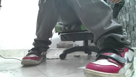 Snapshot of srfindomfeet_ chatting on July 2026 05:48:01 AM sr master cum its my old account online show from July 2026 05:48:01 AM
