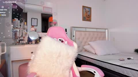 Snapshot of srita_laura chatting on January 2025 05:05:01 AM Laura online show from January 2025 05:05:01 AM