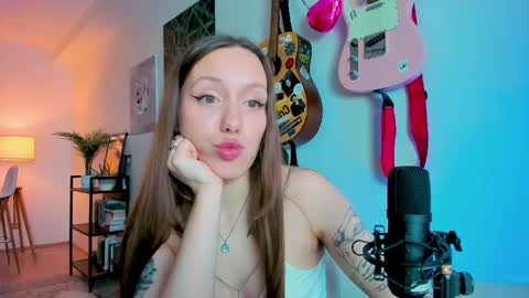 Snapshot of sshawty chatting on March 2025 01:06:02 PM Anni if Im offline for a long time Im depressed feel free to support me offline online show from March 2025 01:06:02 PM