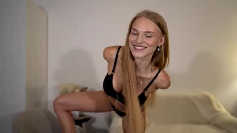 Scarlett online show from October 2025 06:41:02 PM