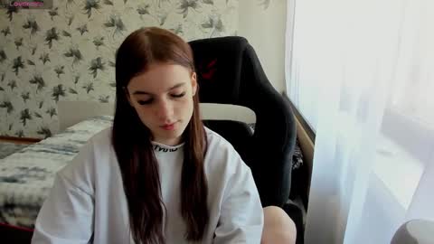 Stacey GMT5 Mo Tu We Th Fr Sa 3am -10am online show from December 2024 02:47:02 AM