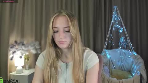 Snapshot of stacy_riiver chatting on October 2025 09:07:02 AM Stacy Mon Tue Wed Thu Fri Sun GMT GMT 3 1000am - 0400pm online show from October 2025 09:07:02 AM