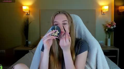 Stacy Mon Tue Wed Thu Fri Sun GMT GMT 3 1000am - 0400pm  online show from February 2026 09:27:01 AM