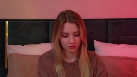 Snapshot of stacyevancesss chatting on April 2026 06:27:02 PM StacyEvances online show from April 2026 06:27:02 PM
