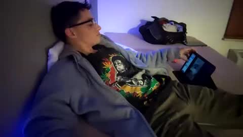 Straightupdownbad online show from November 2025 09:20:01 AM