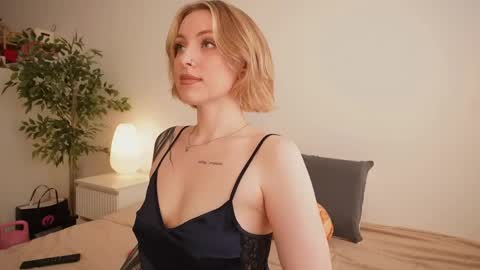 Kristina online show from April 2026 01:42:02 PM