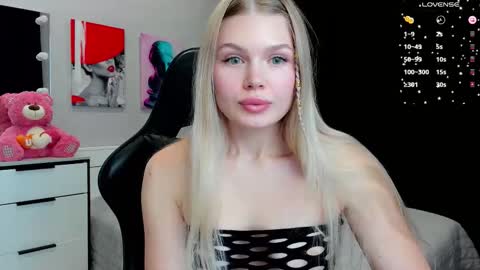 Caroline online show from October 2025 06:12:01 AM