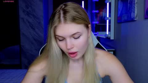 Caroline online show from April 2026 04:01:01 AM