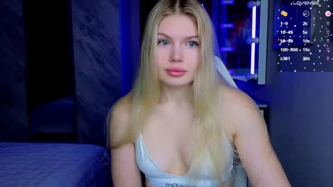 Caroline online show from April 2026 04:45:02 AM