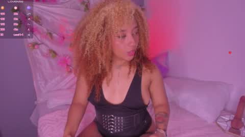 Snapshot of starlightsss_ chatting on April 2026 12:24:01 AM . online show from April 2026 12:24:01 AM