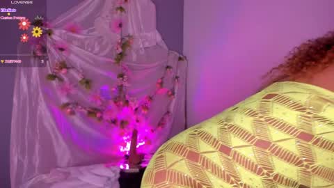 Snapshot of starlightsss_ chatting on April 2026 12:12:01 AM . online show from April 2026 12:12:01 AM