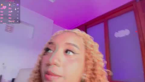 Snapshot of starlightsss_ chatting on May 2026 01:48:01 PM . online show from May 2026 01:48:01 PM