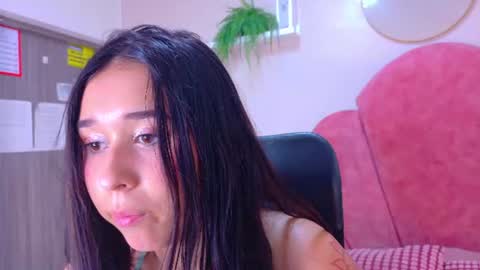 Snapshot of starrmoon__ chatting on June 2026 02:55:02 AM M O O N online show from June 2026 02:55:02 AM