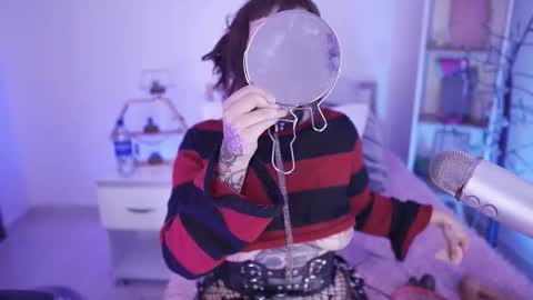 Yoko online show from December 2025 08:01:02 AM