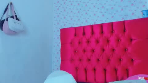 stassiebell online show from December 2025 05:48:02 AM