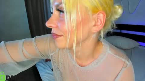 Snapshot of stasy_traiin chatting on June 2026 05:12:01 AM Stasy online show from June 2026 05:12:01 AM