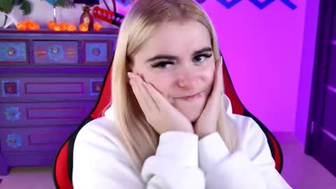 stef_nicks online show from October 2025 09:44:01 AM