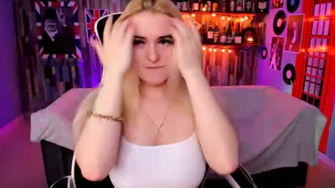 Snapshot of stef_nicks chatting on June 2026 05:07:01 AM stef_nicks online show from June 2026 05:07:01 AM