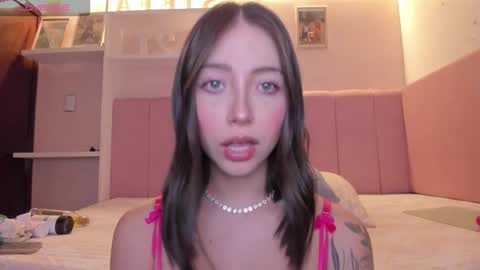 Stefa Gomez  online show from November 2025 12:17:01 PM