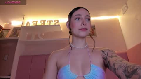 Stefa Gomez  online show from November 2025 11:42:01 AM