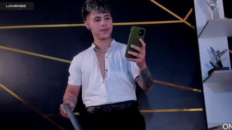 Snapshot of stefan_wonder_ chatting on February 2025 02:27:01 PM Wonder online show from February 2025 02:27:01 PM