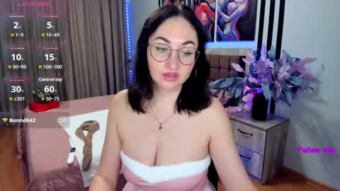 Snapshot of stefanawinter chatting on May 2026 11:04:02 AM StefanaWinter online show from May 2026 11:04:02 AM