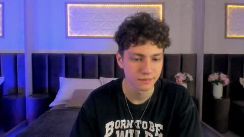 Esrefan online show from February 2026 07:56:01 PM