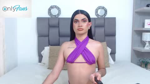 stefaniflores online show from January 2025 09:21:01 PM