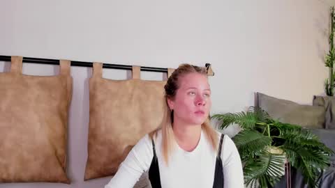 Stefanny   online show from February 2025 02:04:01 PM