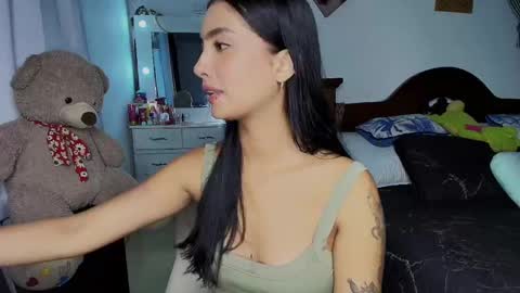 Snapshot of stefanny_pllus chatting on October 2025 12:42:02 AM Im MiaIts my first day here online show from October 2025 12:42:02 AM