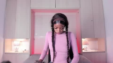 stefannyevans_ online show from July 2026 01:16:01 PM