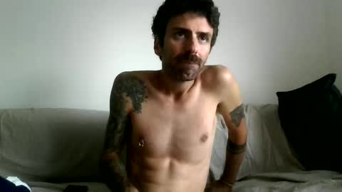 Snapshot of stefanotosos chatting on September 2025 07:46:02 AM tosos online show from September 2025 07:46:02 AM