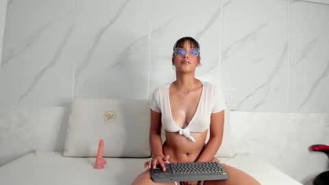 Snapshot of stefany_lure chatting on May 2026 08:17:02 PM Stefany Lure online show from May 2026 08:17:02 PM