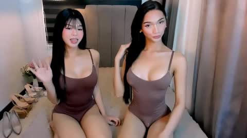 Snapshot of steffani_deluxe chatting on April 2026 03:12:01 AM STEF online show from April 2026 03:12:01 AM
