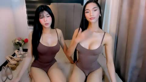 Snapshot of steffani_deluxe chatting on April 2026 04:04:02 AM STEF online show from April 2026 04:04:02 AM