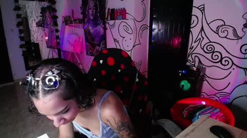   online show from December 2025 03:15:02 AM