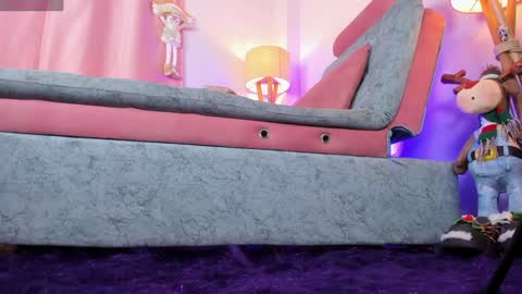 Snapshot of stefiqueen_11_ chatting on December 2024 03:55:02 PM StefBri online show from December 2024 03:55:02 PM