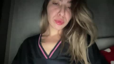 stefy_glow online show from November 2025 11:30:01 PM