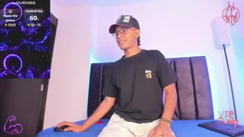 Snapshot of stella_drake chatting on February 2026 01:51:01 PM Drake online show from February 2026 01:51:01 PM