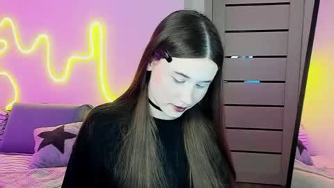 stella_sunny online show from December 2025 06:48:01 PM